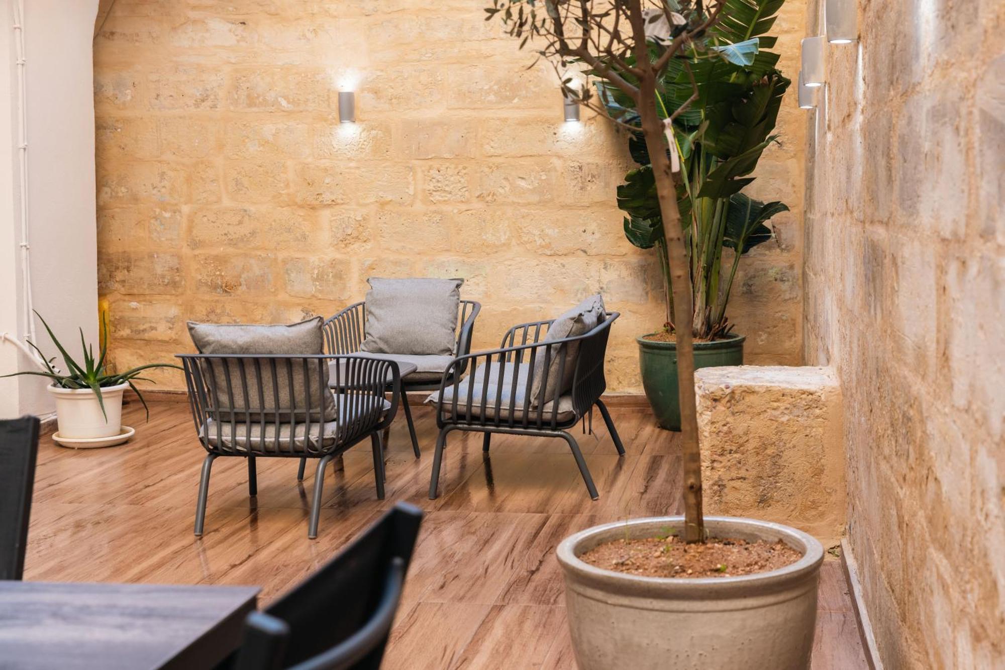 Valletta Waterfront Backyard Flat By Arcobnb Флориана Экстерьер фото