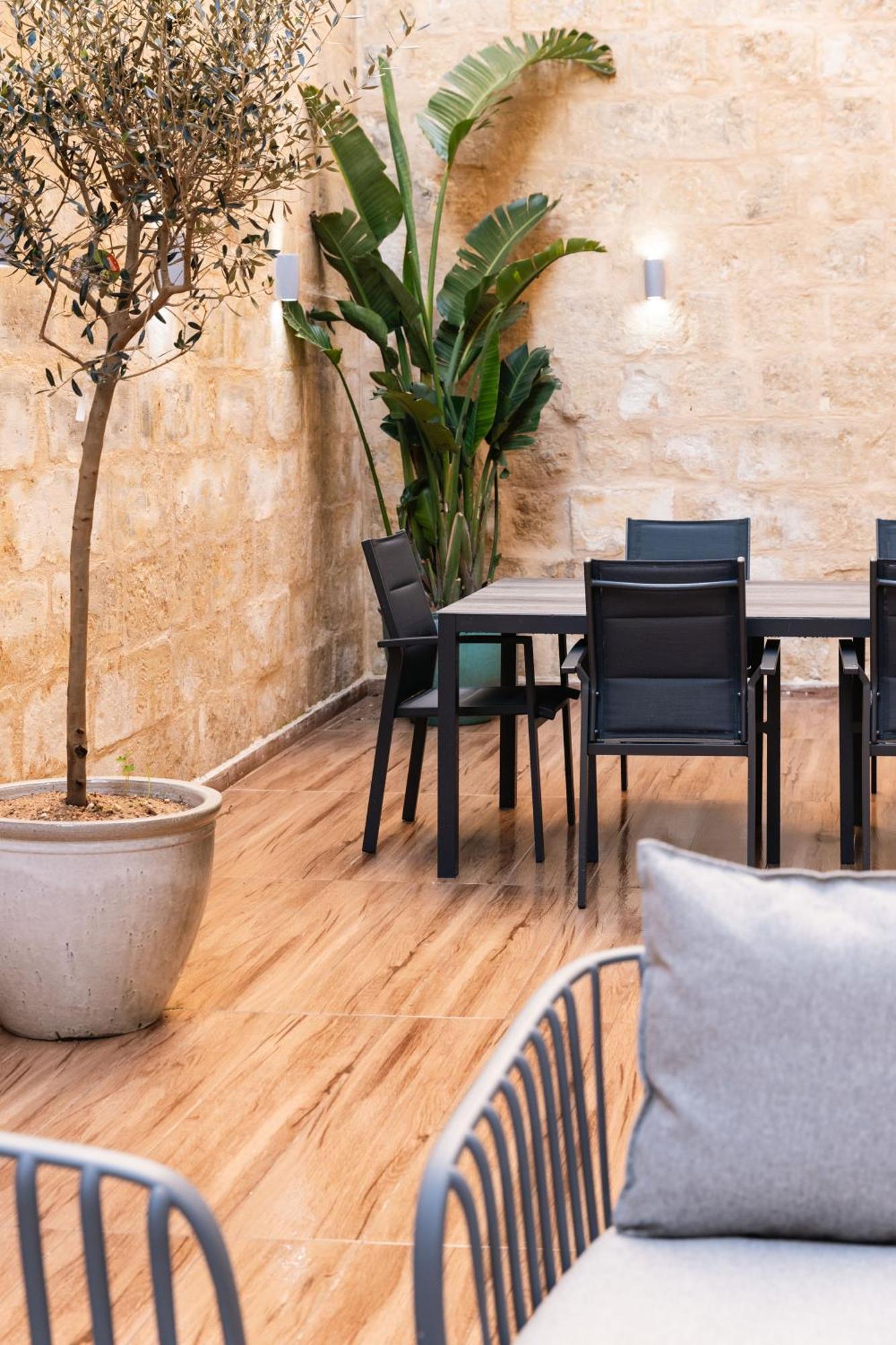 Valletta Waterfront Backyard Flat By Arcobnb Флориана Экстерьер фото