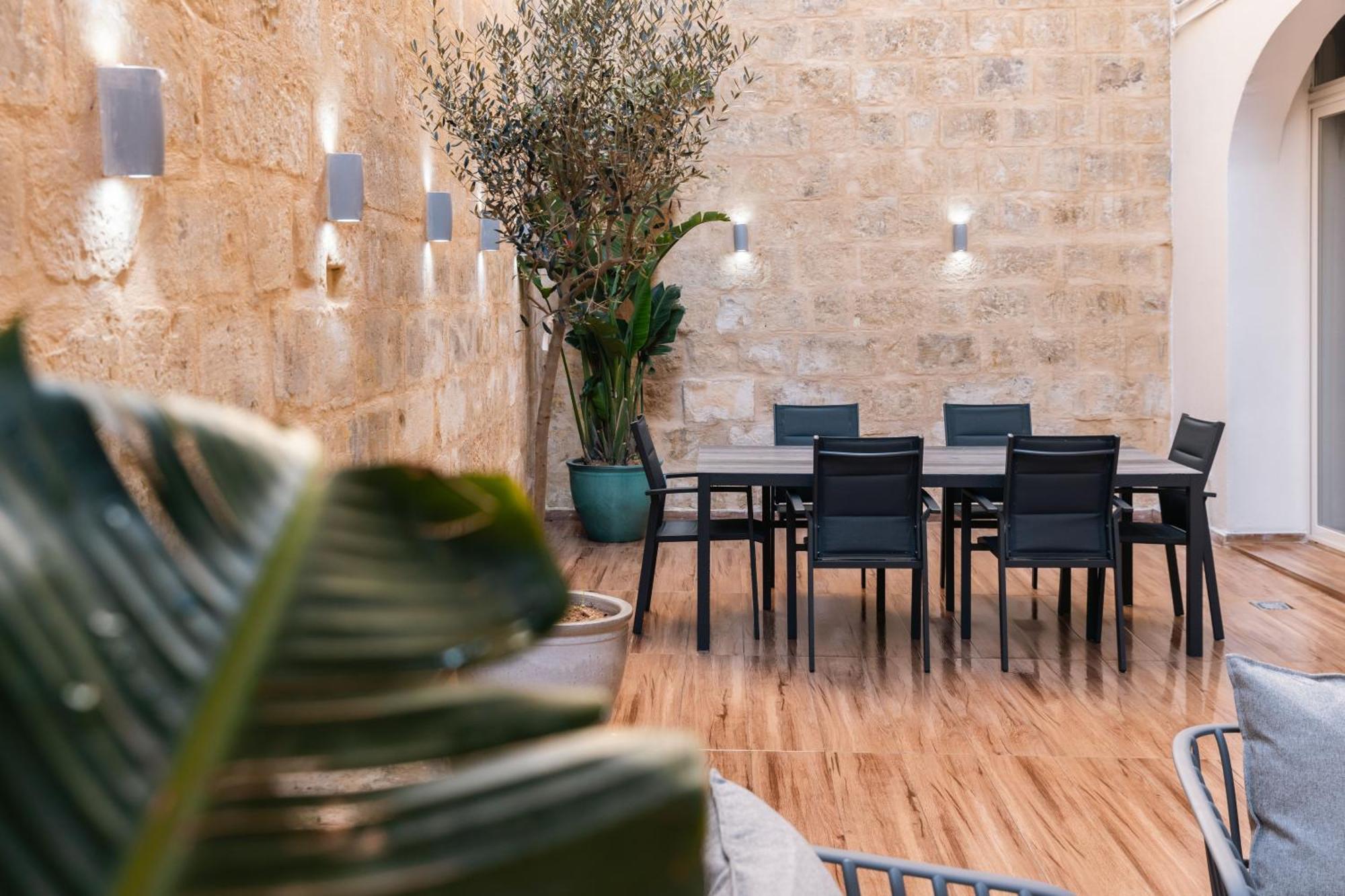 Valletta Waterfront Backyard Flat By Arcobnb Флориана Экстерьер фото